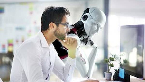 “AI训练师”培训，盯上小城市